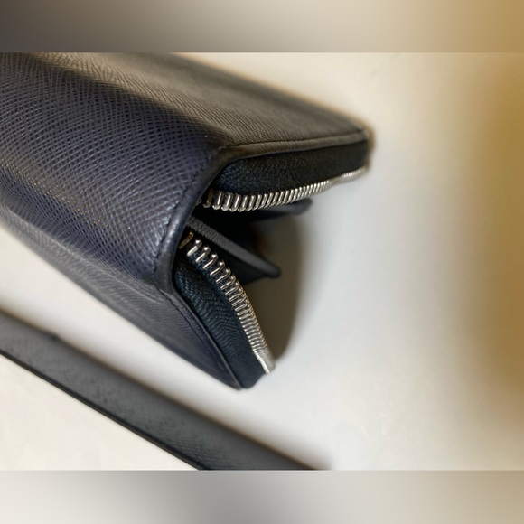 EUC! 😍 Prada Blue Saffiano Leather Zip Around Wallet - Picture 6 of 14